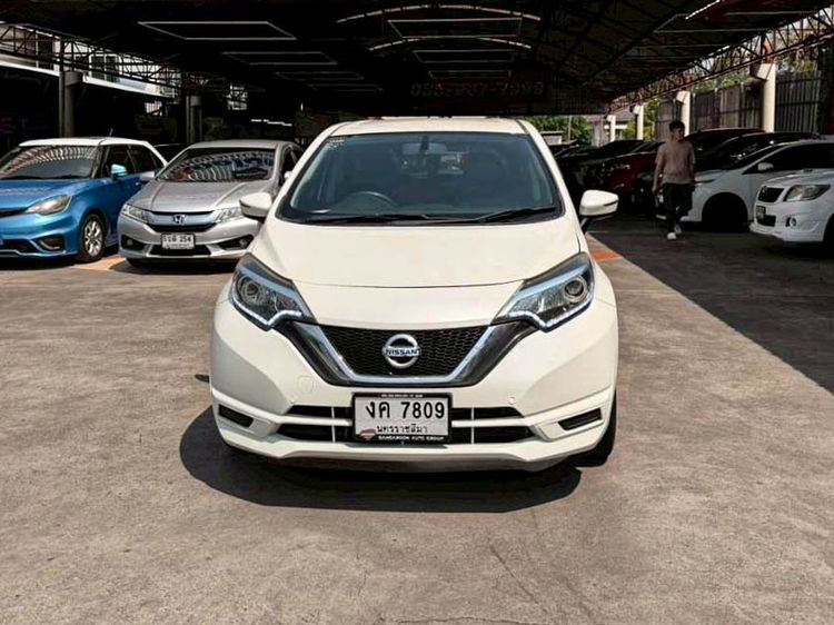 Nissan Note 2017 1.2 V Sedan เบนซิน ไม่ติดแก๊ส เกียร์อัตโนมัติ ขาว รูปที่ 2