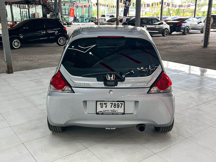 Honda Brio 2017 1.2 V Sedan เบนซิน ไม่ติดแก๊ส เกียร์อัตโนมัติ เทา รูปที่ 4