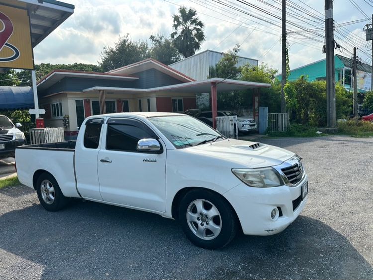 Toyota Hilux Vigo Champ 2013 Smart Cab 2.5 G VNT Pickup ดีเซล ไม่ติดแก๊ส เกียร์ธรรมดา ขาว รูปที่ 2