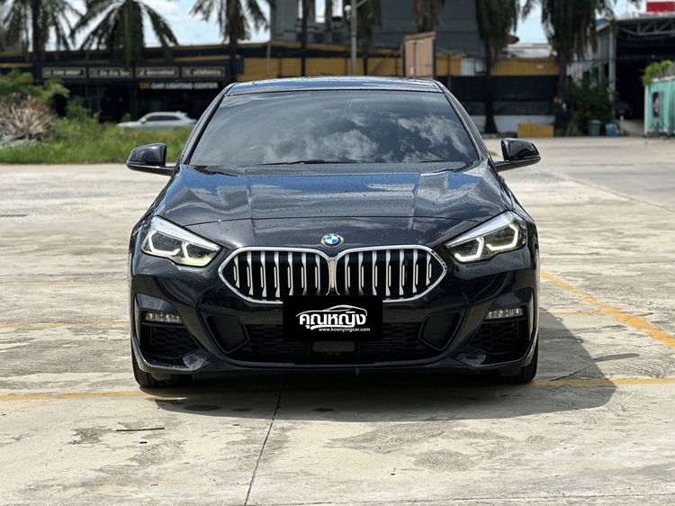 BMW Series 2 2021 220i Sedan เบนซิน ไม่ติดแก๊ส เกียร์อัตโนมัติ ดำ รูปที่ 3