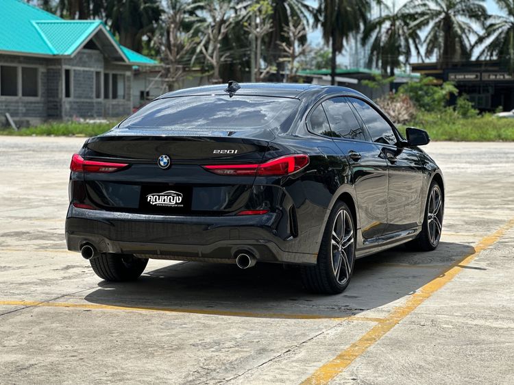 BMW Series 2 2021 220i Sedan เบนซิน ไม่ติดแก๊ส เกียร์อัตโนมัติ ดำ รูปที่ 2
