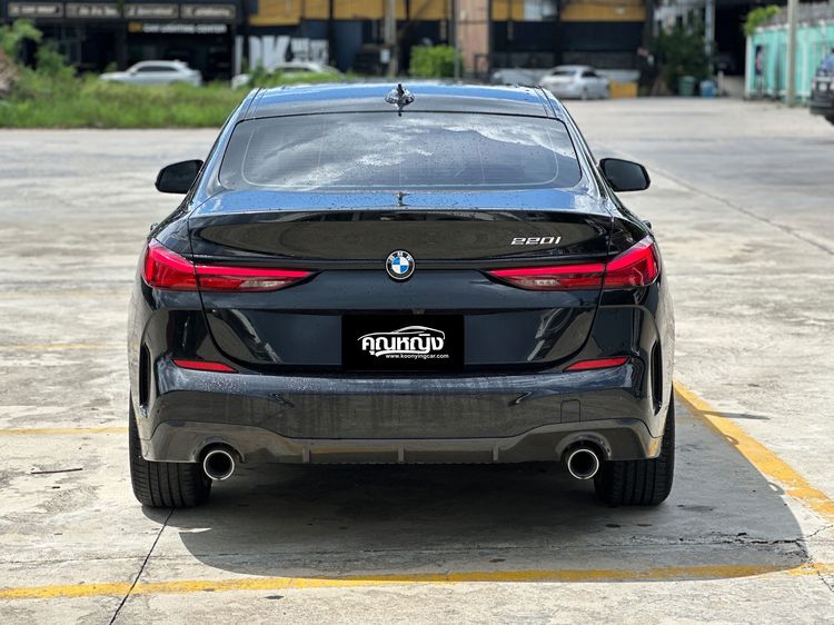 BMW Series 2 2021 220i Sedan เบนซิน ไม่ติดแก๊ส เกียร์อัตโนมัติ ดำ รูปที่ 4