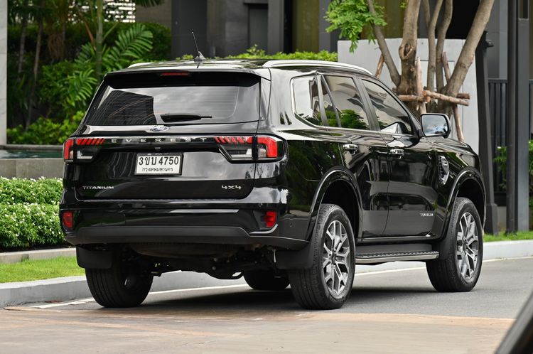 Ford Everest 2023 2.0 Bi-Turbo Titanium+ 4WD Utility-car ดีเซล ไม่ติดแก๊ส เกียร์อัตโนมัติ ดำ รูปที่ 4