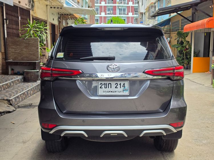 Toyota Fortuner 2021 2.4 G Utility-car ดีเซล ไม่ติดแก๊ส เกียร์อัตโนมัติ เทา รูปที่ 4