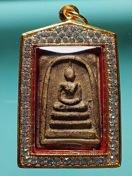 พระสมเด็จวัดระฆัง รุ่นเเรก สภาพสวยมาก มีแร่เหล็กไหลฝังอยู่ใต้มุมล่างขององค์พระ พบน้อย มีลงทองเก่ามาเเต่เดิม สภาพสวย หายาก พบน้อย พระเก่าเก็บ