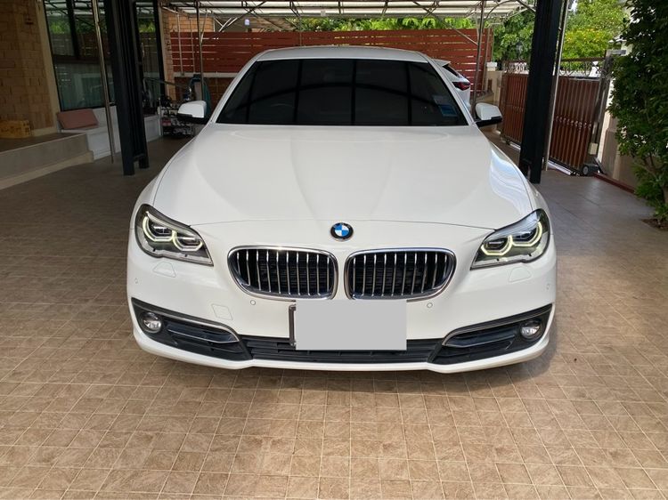 BMW Series 5 2015 Sedan ดีเซล เกียร์อัตโนมัติ ขาว
