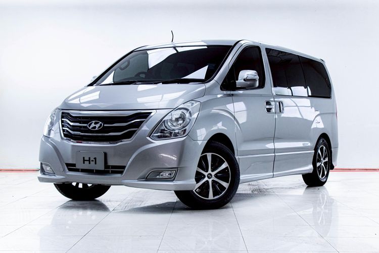 Hyundai H-1  2015 2.5 Elite Utility-car ดีเซล ไม่ติดแก๊ส เกียร์อัตโนมัติ เทา