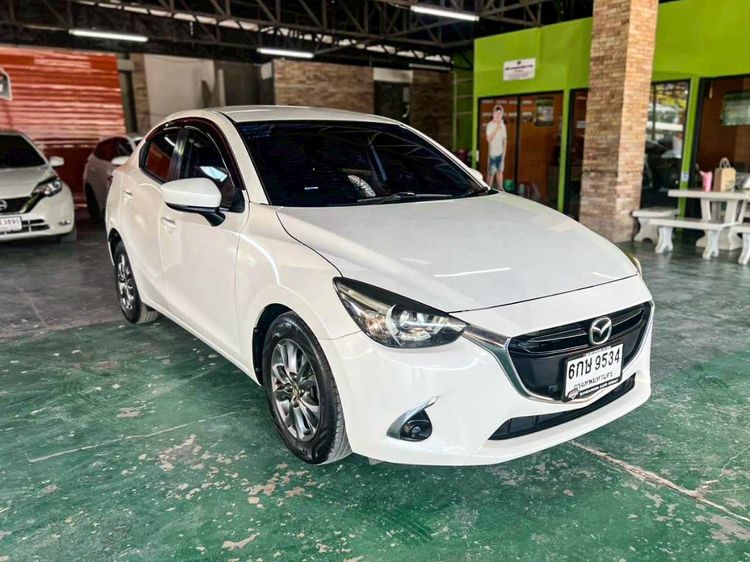 Mazda Mazda 2 2017 1.3 High Plus Sedan เบนซิน ไม่ติดแก๊ส เกียร์อัตโนมัติ ขาว รูปที่ 3