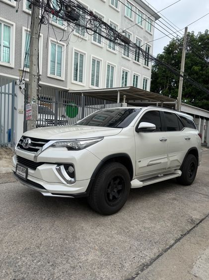 Toyota Fortuner 2015 2.4 Leader V Utility-car เบนซิน ไม่ติดแก๊ส เกียร์อัตโนมัติ ขาว รูปที่ 4