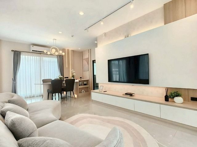 ให้เช่าบ้านเดี่ยว2ชั้น บางนา กม .5 luxury บ้านใหม่ รูปที่ 4