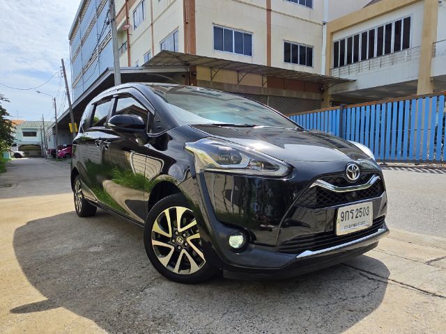 Toyota Sienta 2020 1.5 V Utility-car เบนซิน ไม่ติดแก๊ส เกียร์อัตโนมัติ ดำ