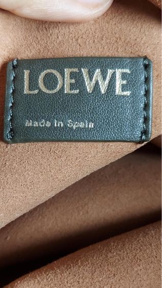 กระเป๋าสะพาย Loewe สีเขียวขี้ม้า รูปที่ 8