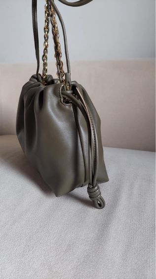 กระเป๋าสะพาย Loewe สีเขียวขี้ม้า รูปที่ 4