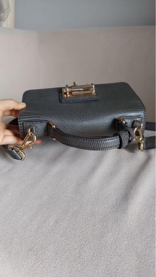 กระเป๋าถือใบเล็ก dolce and gabbana สีเขียวขี้ม้า รูปที่ 5
