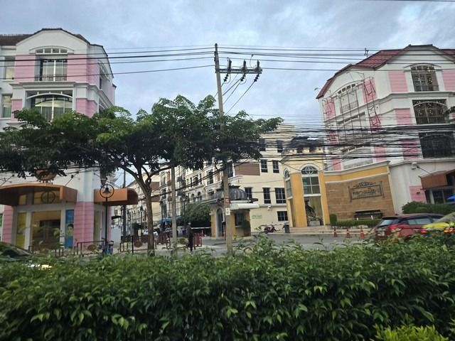 ให้เช่าโฮมออฟฟิศ4 ชั้น 23ตรว. ใกล้แยกรัชดา ลาดพร้าว ใกล้MRTสถานีลาดพร้าว300เมตร