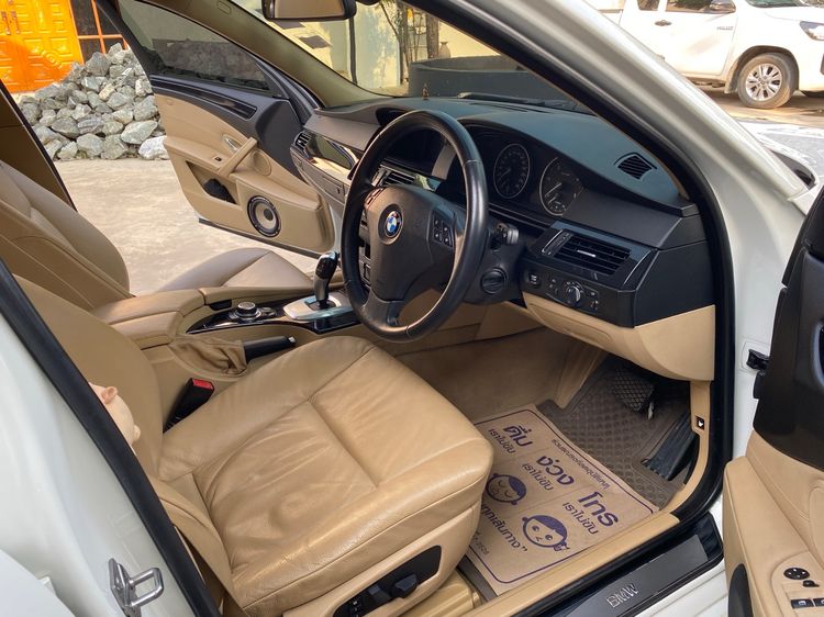 BMW Series 5 2010 520d Sedan ดีเซล เกียร์อัตโนมัติ ขาว รูปที่ 2