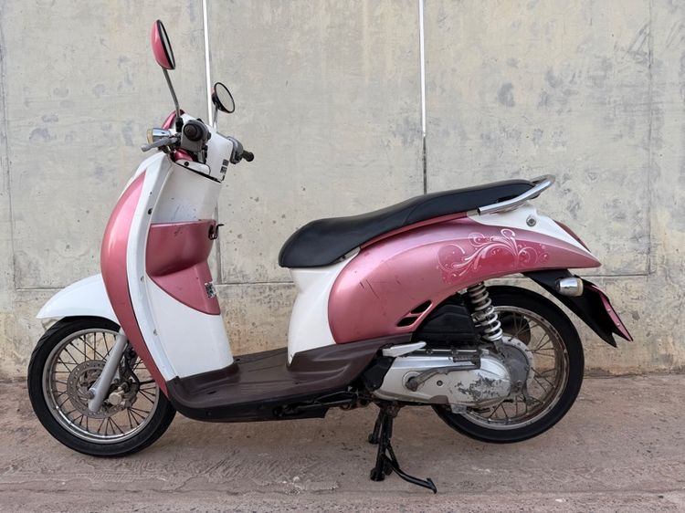 Honda Scoopy-i หัวฉีด ประหยัดน้ำมัน สีชมพู-ขาว หวานๆ ทรงน่ารัก โดนใจสภาพดี