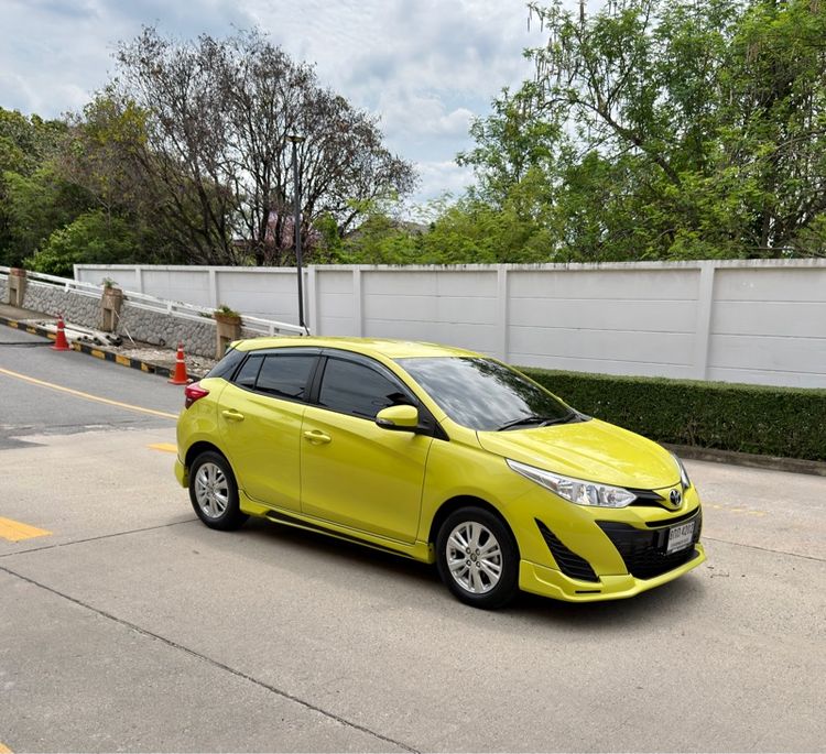 Toyota Yaris 2019 1.2 E Sedan เบนซิน ไม่ติดแก๊ส เกียร์อัตโนมัติ เหลือง