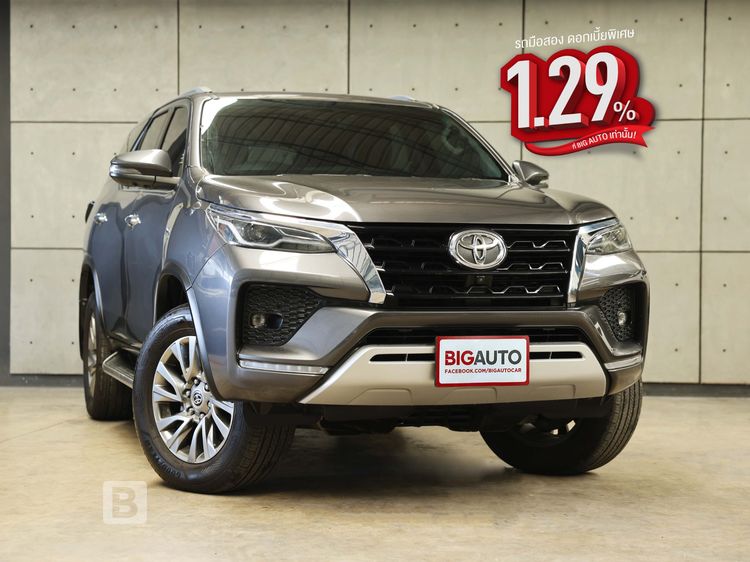 Toyota Fortuner 2022 2.4 V 4WD Utility-car ดีเซล ไม่ติดแก๊ส เกียร์อัตโนมัติ เทา