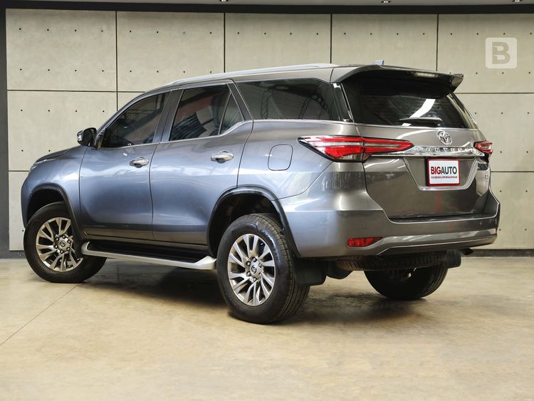 Toyota Fortuner 2022 2.4 V 4WD Utility-car ดีเซล ไม่ติดแก๊ส เกียร์อัตโนมัติ เทา รูปที่ 4