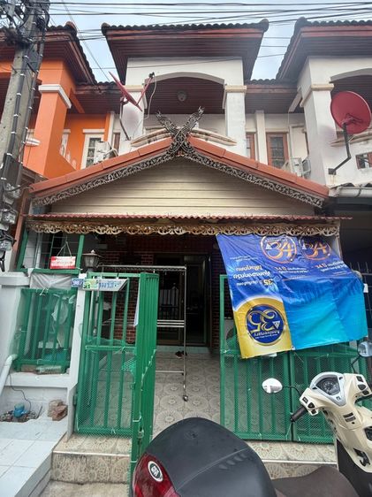 ขายบ้านทาวน์เฮาส์ 2 ชั้น พร้อมเฟอร์ฯพร้อมอยู่(เจ้าของขายเอง)