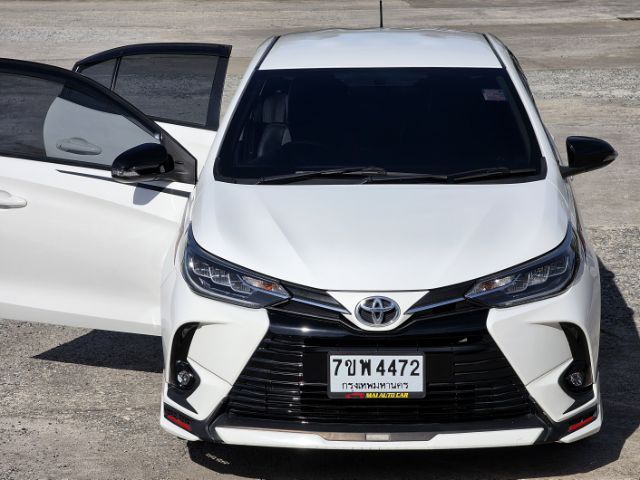Toyota Yaris ATIV 2021 1.2 Sport Premium Sedan เบนซิน ไม่ติดแก๊ส เกียร์อัตโนมัติ ขาว รูปที่ 2