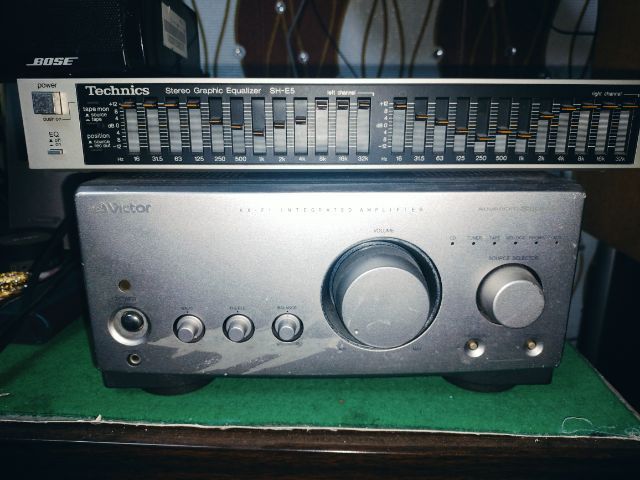 victor AX-F1