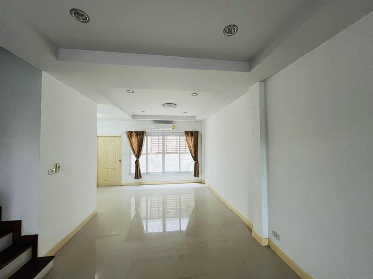 มีบางส่วน ขาย ให้เช่า ทาวน์โฮม 3 ชั้น โมทาวน์ บริโอ้ แจ้งวัฒนะ–ประชาชื่น ใกล้เมืองทองธานี เพียง 3.5 ล้าน ต่ำกว่าราคาตลาด รูปที่ 2