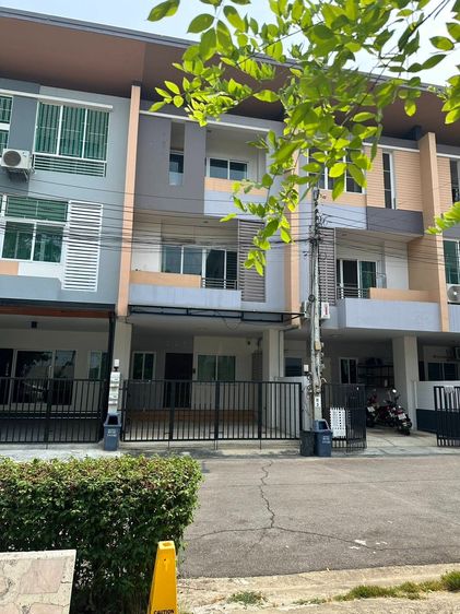 ขาย ให้เช่า ทาวน์โฮม 3 ชั้น โมทาวน์ บริโอ้ แจ้งวัฒนะ–ประชาชื่น ใกล้เมืองทองธานี เพียง 3.5 ล้าน ต่ำกว่าราคาตลาด