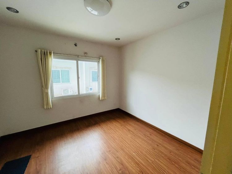 มีบางส่วน ขาย ให้เช่า ทาวน์โฮม 3 ชั้น โมทาวน์ บริโอ้ แจ้งวัฒนะ–ประชาชื่น ใกล้เมืองทองธานี เพียง 3.5 ล้าน ต่ำกว่าราคาตลาด รูปที่ 4