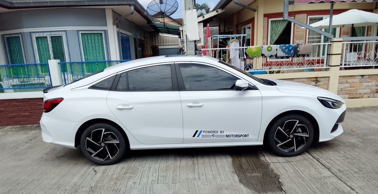 รถ MG MG5 1.5 X สี ขาว