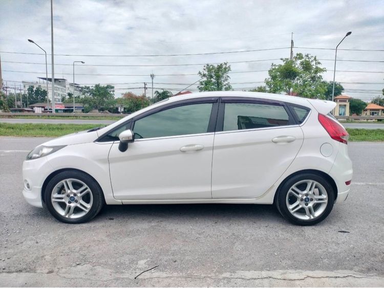 Ford Fiesta 2012 1.5 Trend Sedan เบนซิน ไม่ติดแก๊ส เกียร์อัตโนมัติ ขาว รูปที่ 2