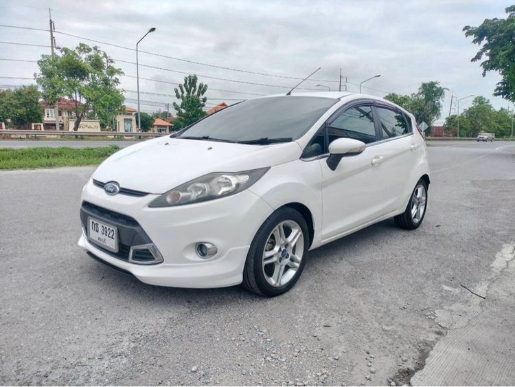 รถ Ford Fiesta 1.5 Trend สี ขาว