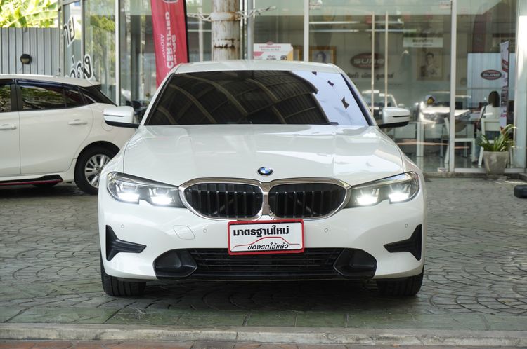 BMW Series 3 2019 320d Sedan เบนซิน ไม่ติดแก๊ส เกียร์อัตโนมัติ ขาว รูปที่ 2