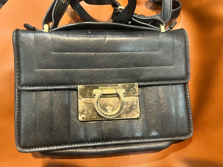 กระเป๋าสะพาย Ferragamo  รูปที่ 2