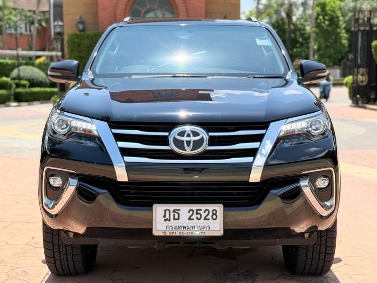 Toyota Fortuner 2019 2.4 V 4WD Utility-car ดีเซล เกียร์อัตโนมัติ ดำ รูปที่ 2