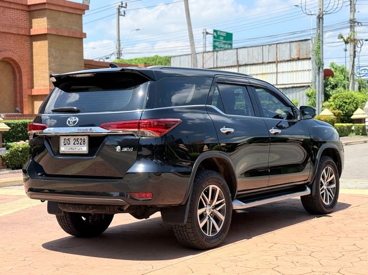 Toyota Fortuner 2019 2.4 V 4WD Utility-car ดีเซล เกียร์อัตโนมัติ ดำ รูปที่ 4