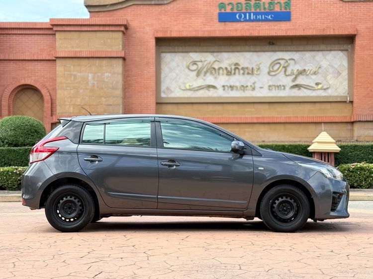 Toyota Yaris 2017 1.2 J Eco Sedan เบนซิน เกียร์อัตโนมัติ เทา รูปที่ 3