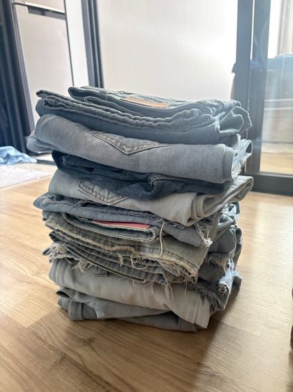 เสื้อผ้ามือสอง