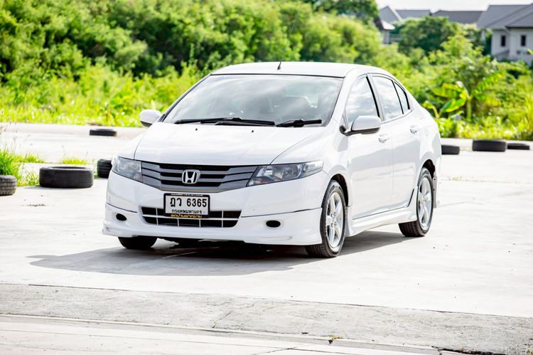 รถ Honda City 1.5 V สี ขาว