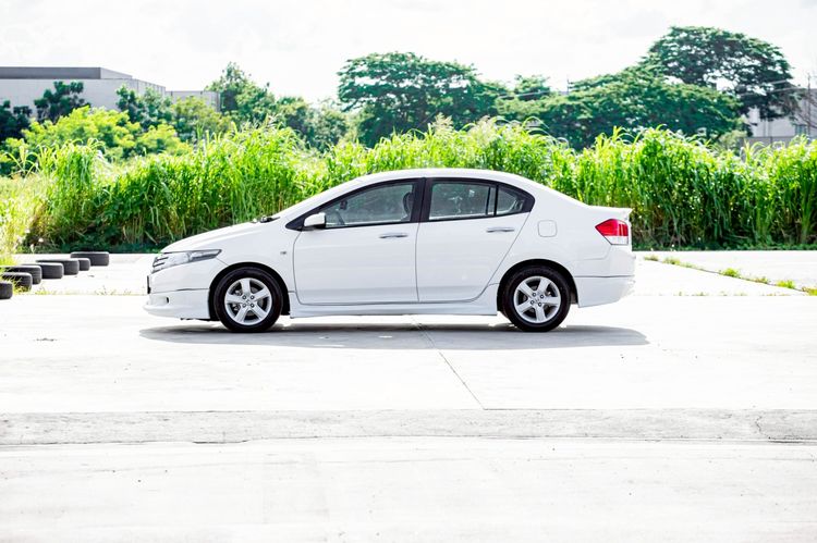 Honda City 2010 1.5 V Sedan เบนซิน เกียร์อัตโนมัติ ขาว รูปที่ 4