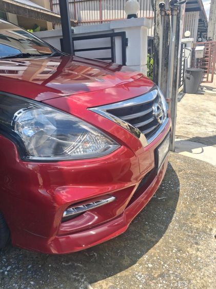 รถ Nissan Almera 1.2 E Sportech สี แดง