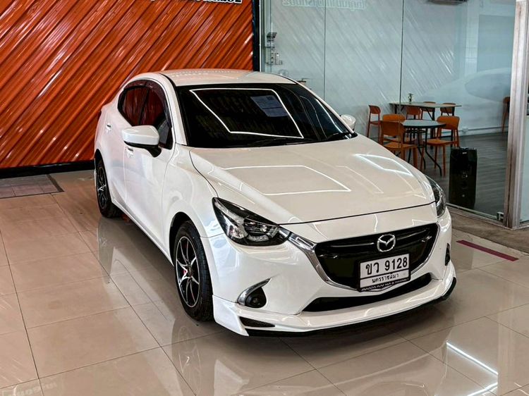 Mazda Mazda 2 2018 1.3 High Connect Sedan เบนซิน ไม่ติดแก๊ส เกียร์อัตโนมัติ ขาว รูปที่ 3