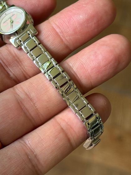 LOUIS VUITTON Tambour Bijou Mother of Pearl Mini Size 18 mm Q151 Petal Watch  รูปที่ 14