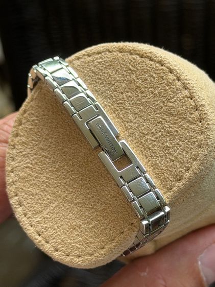 LOUIS VUITTON Tambour Bijou Mother of Pearl Mini Size 18 mm Q151 Petal Watch  รูปที่ 13