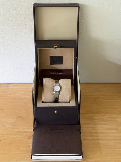 LOUIS VUITTON Tambour Bijou Mother of Pearl Mini Size 18 mm Q151 Petal Watch  รูปที่ 16