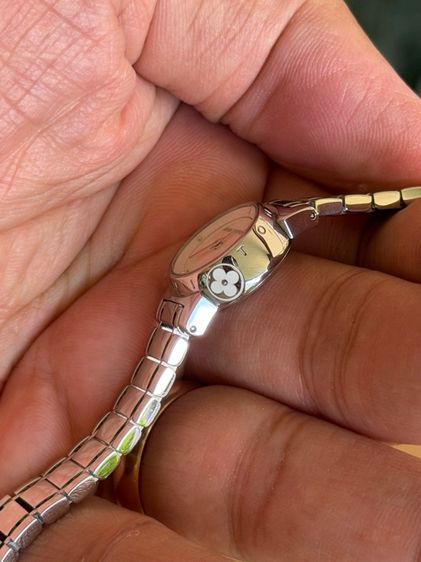 LOUIS VUITTON Tambour Bijou Mother of Pearl Mini Size 18 mm Q151 Petal Watch  รูปที่ 10
