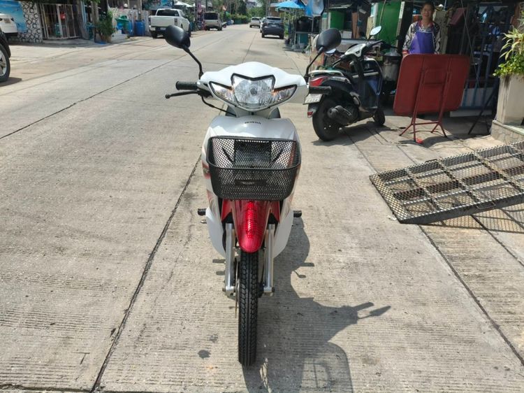 🛵ยังไงก็ขาย WAVE110i ปี 56 เครื่องดี สีสวย สตาร์ทมือ รถบ้านเดิมๆ เล่มชุดโอนครบ+เปลี่ยนถ่ายน้ำมันเครื่องฟรี ส่งฟรี30 ก.ม รูปที่ 4