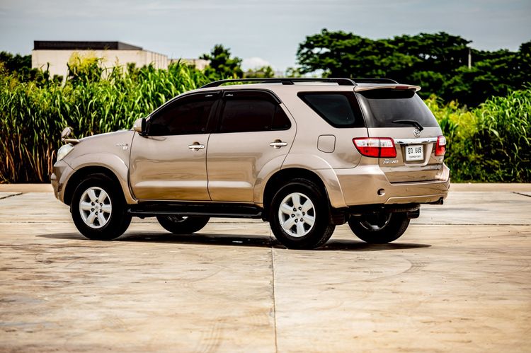 Toyota Fortuner 2009 3.0 V Utility-car ดีเซล เกียร์อัตโนมัติ น้ำตาล รูปที่ 4