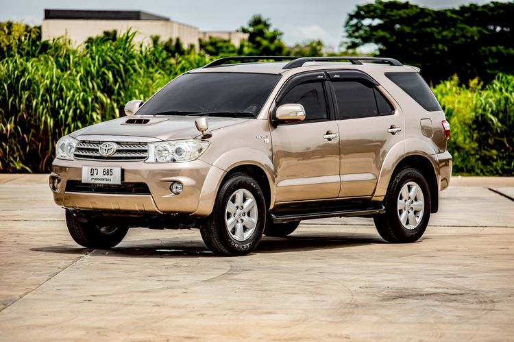 Toyota Fortuner 2009 3.0 V Utility-car ดีเซล เกียร์อัตโนมัติ น้ำตาล รูปที่ 3